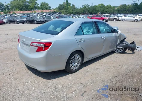 2014 Toyota Camry Le z USA, uszkodzony, nr VIN 4T4BF1FK9ER417320